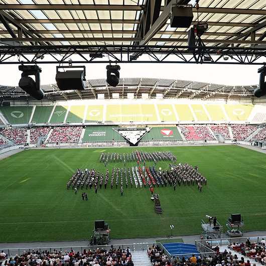Militärmusik Festival Klagenfurt 2023: Orchester im Stadion.