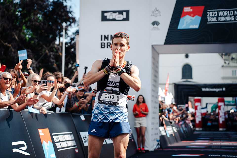 Benjamin Roubiol beim Zieleinlauf der Trail Running WM Tirol 2023.