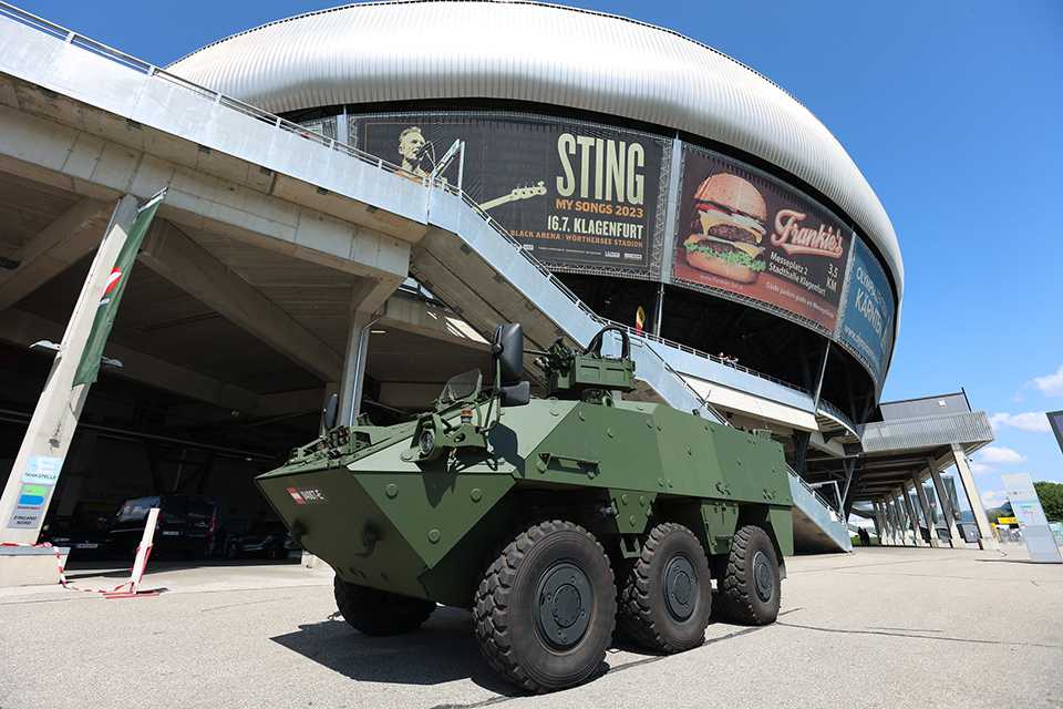Militärfahrzeug Klagenfurt. Heer Vorführung beim Militärmusik Festival.